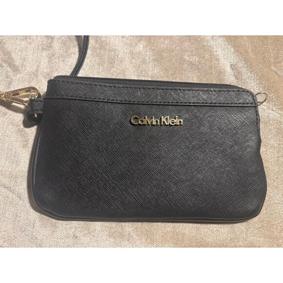 Calvin Klein Saffiano Vegan leather wristlet - Picture 1 of 6